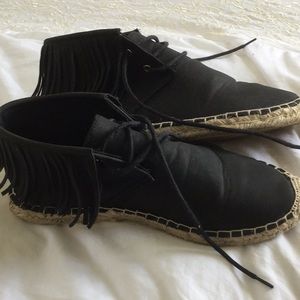 Beta I high-top fringed women espadrilles.Size 8